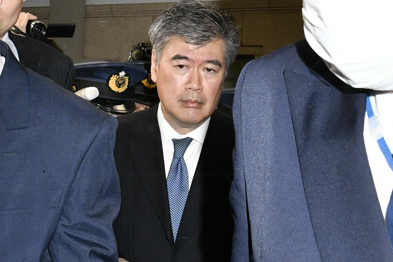 
<span>財務省が激震　事務次官を辞任に追い込んだ「セクハラ音源」</span>

