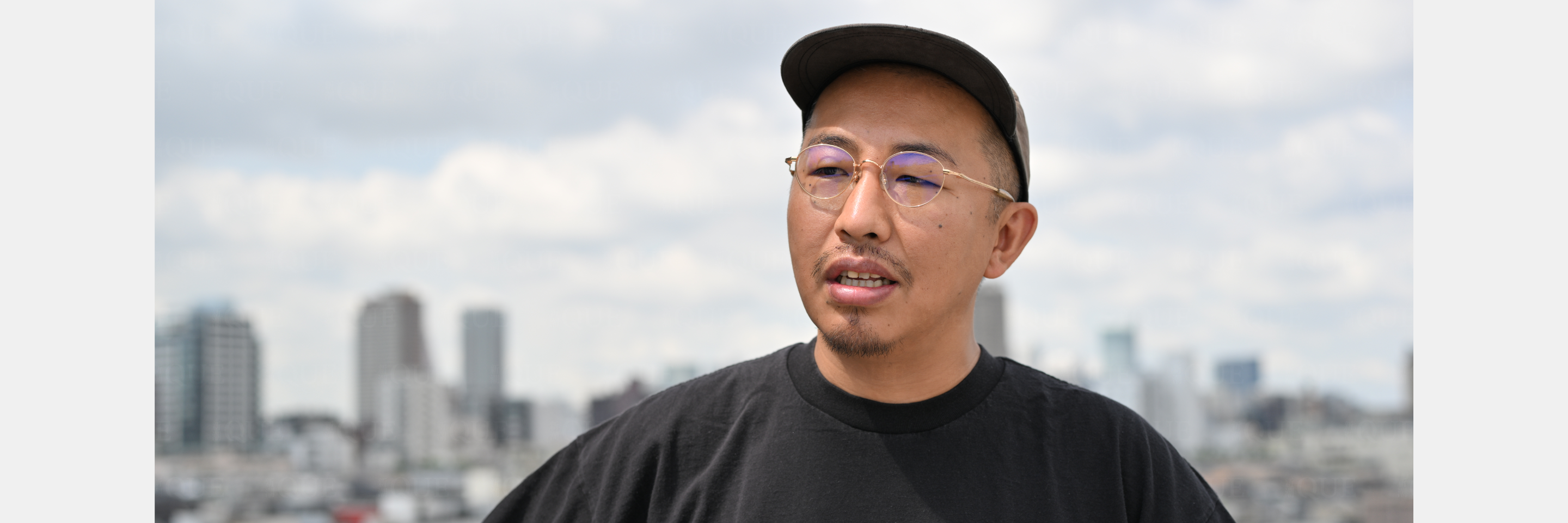 
<span>「映画をどう上映するかは、その時代への反応だ」——三宅唱監督が辿り着いた上映・配給・批評の交差点</span>

