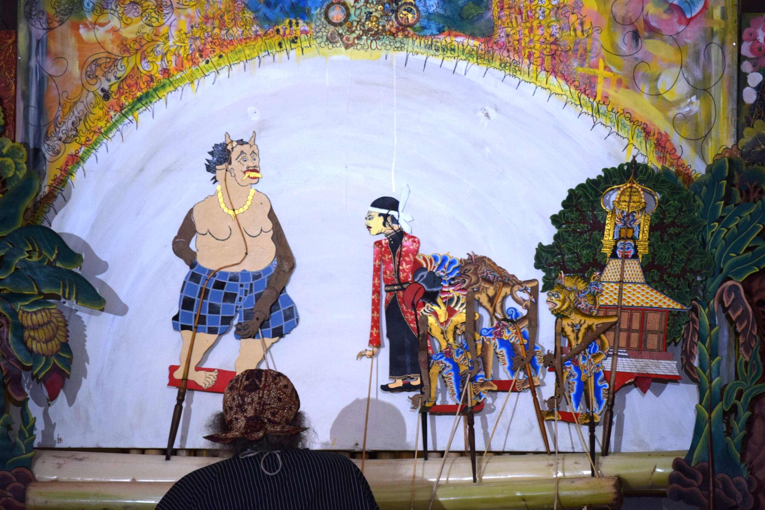 インドネシアで影絵芝居になった桃太郎（前編）