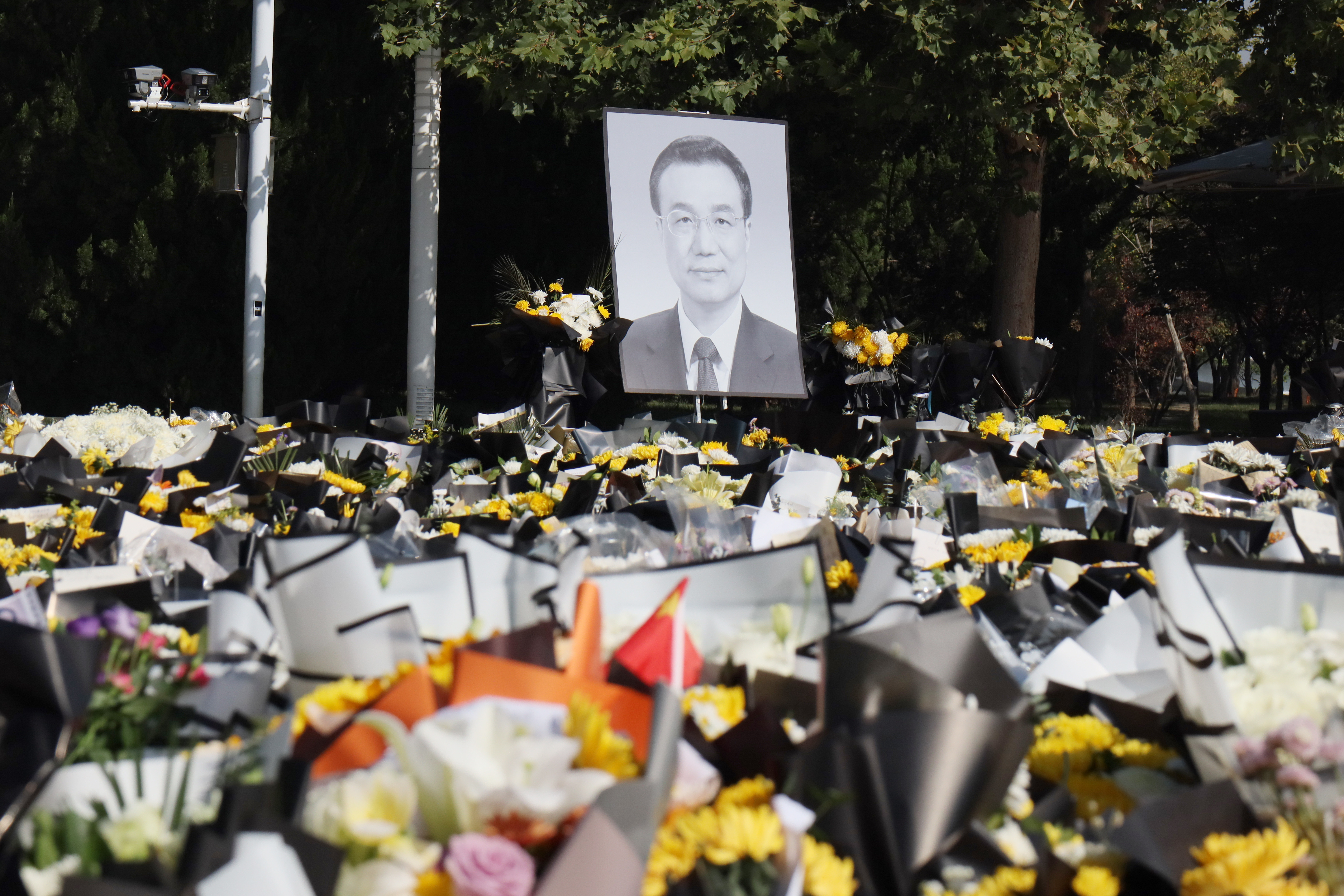 
<span>李克強を悼み、1980年代の夢を悼む中国社会――「悲劇の総理」と「皇帝・習近平」の相克（下）</span>
