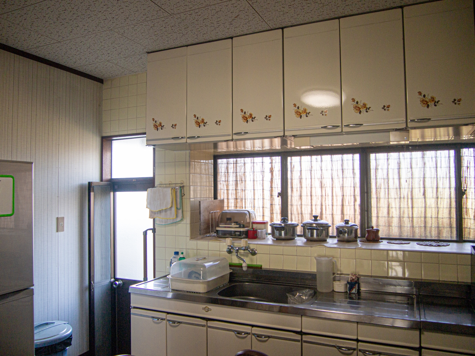 
<span>始まりはシェルター</span>
