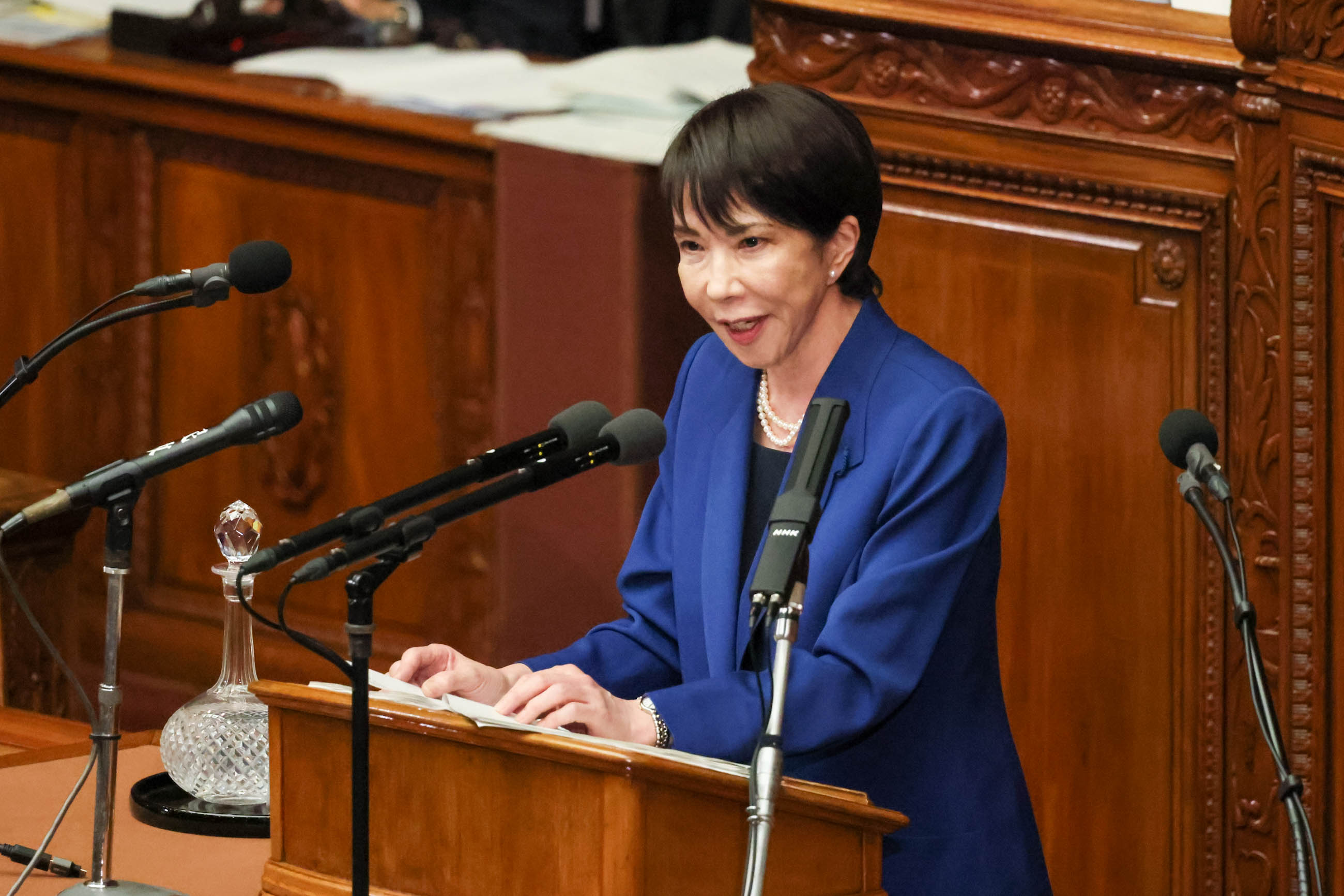 
<span>内閣支持率は驚異の80％高市現象の正体</span>
