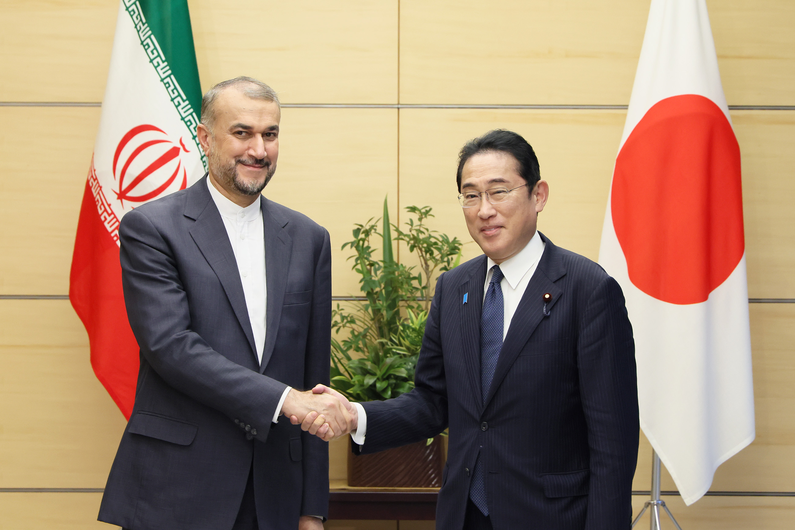 
<span>米イラン「囚人交換」合意で不安なバイデン政権「利害得失」</span>
