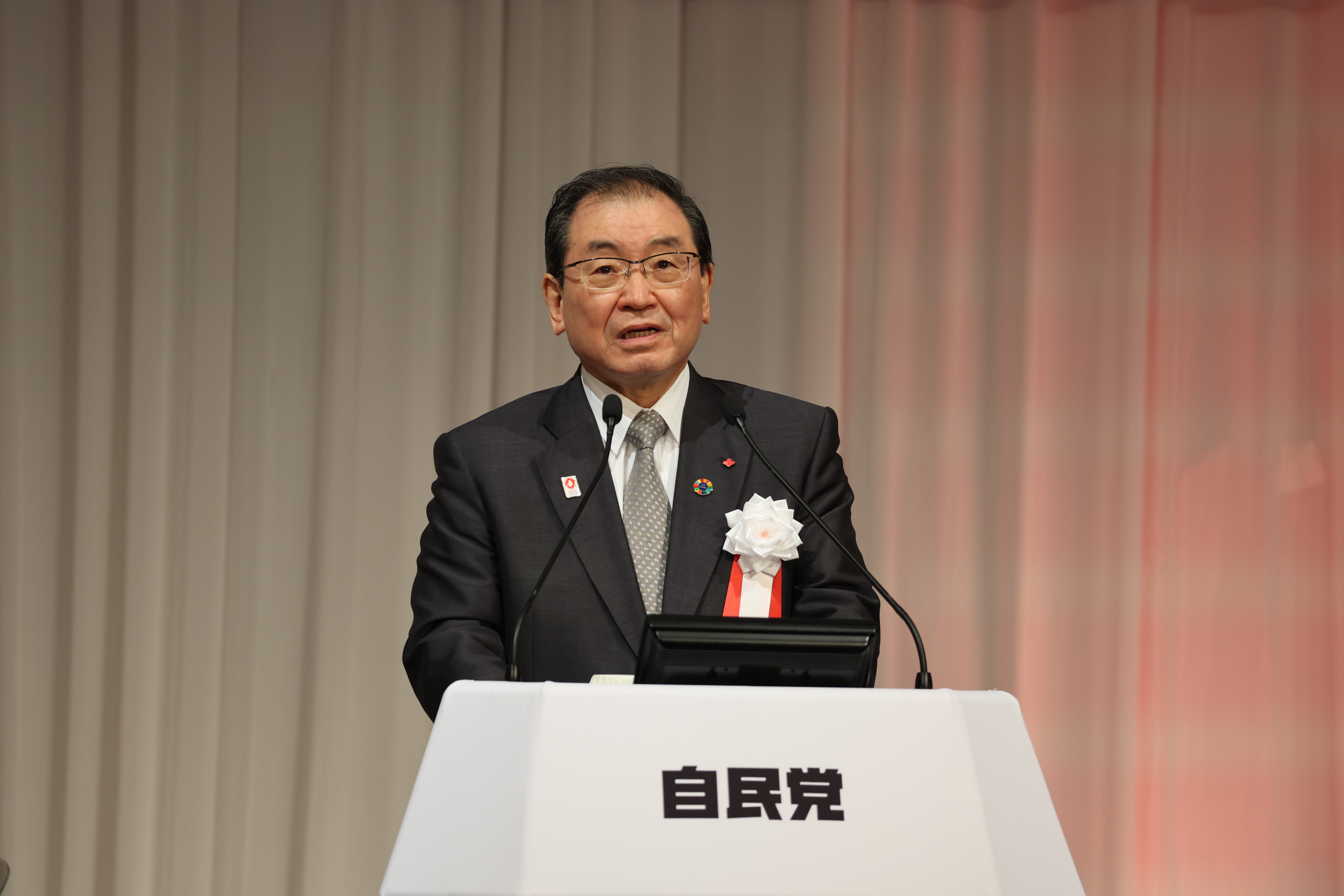 
<span>自民党の大スポンサー「経団連」とは一体何なのか　「会長選びの実態」から「政治献金のカラクリ」まで…知られざる内情に迫る</span>

