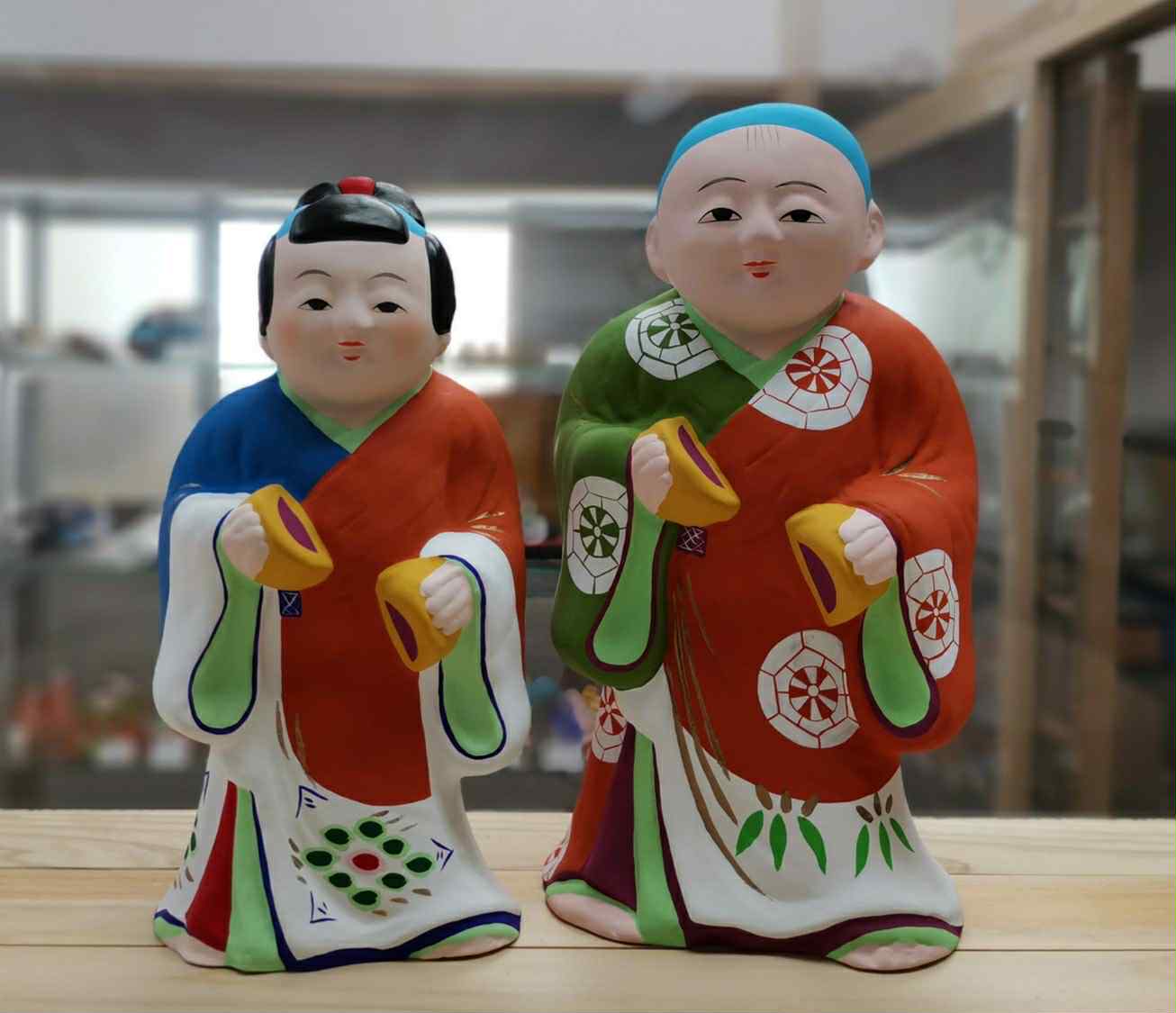 
<span>佐土原人形「ますや」七代目は「目入れ」を通して先人と語らう</span>
