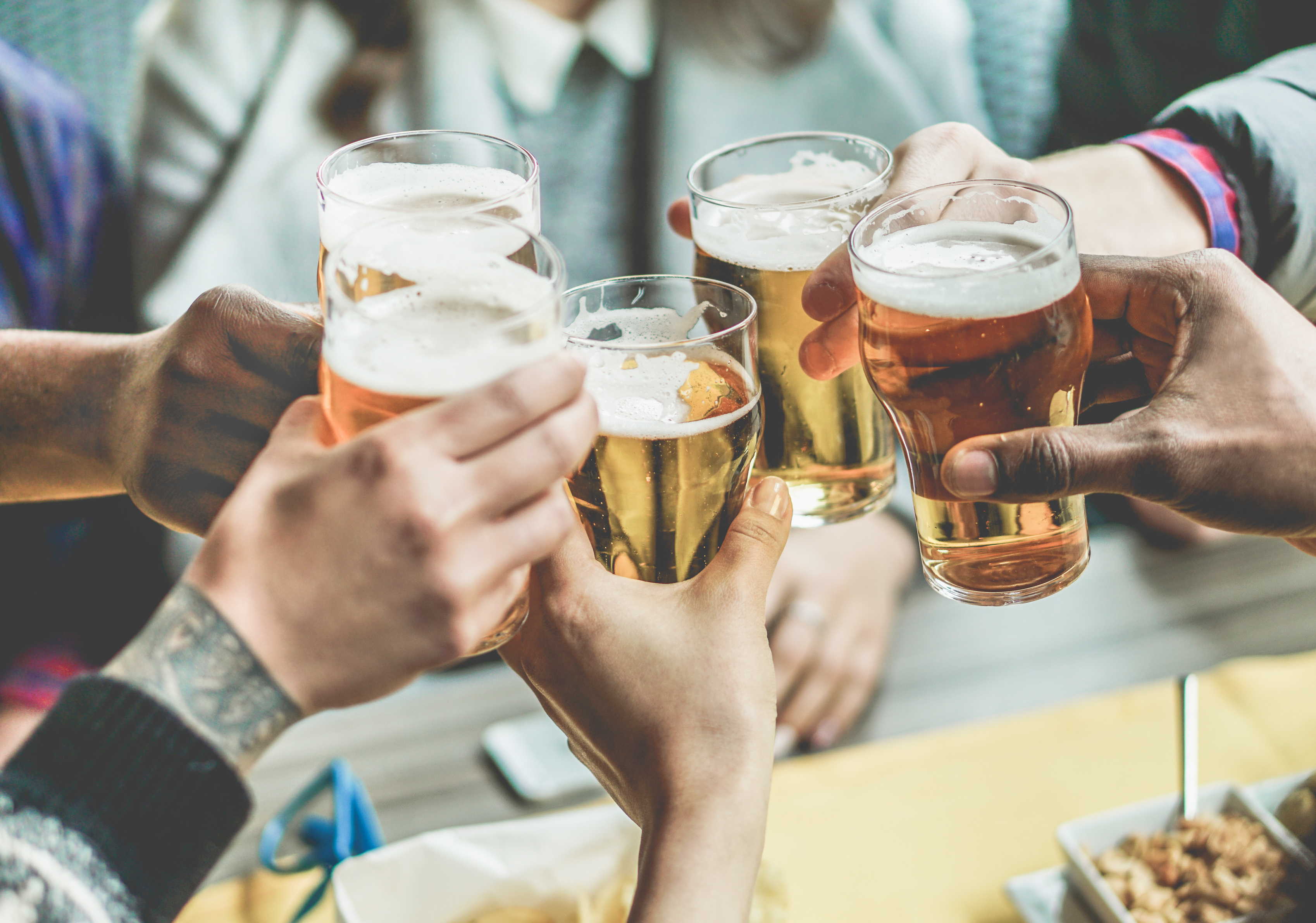 
<span>「飲酒はコスパが悪い」？　若い世代に急増する、あえて飲まない「ソバーキュリアス」</span>
