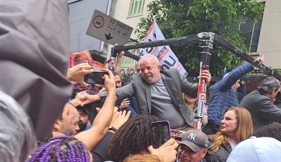 
<span>ブラジル三権襲撃事件を引き起こした政治的分極化と陰謀論</span>
