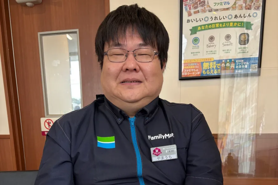 「『買いたい』人に『売らない』」 ファミマ店長「かまいたちの弟」が特殊詐欺と闘い続ける理由