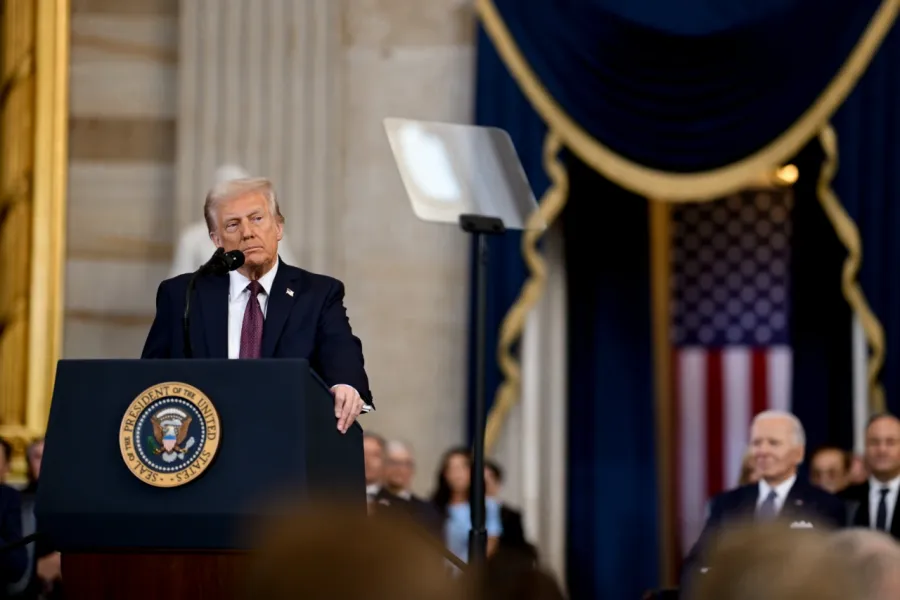 AIが補強する独裁体制の強化――トランプ大統領が独裁者になる方法とは