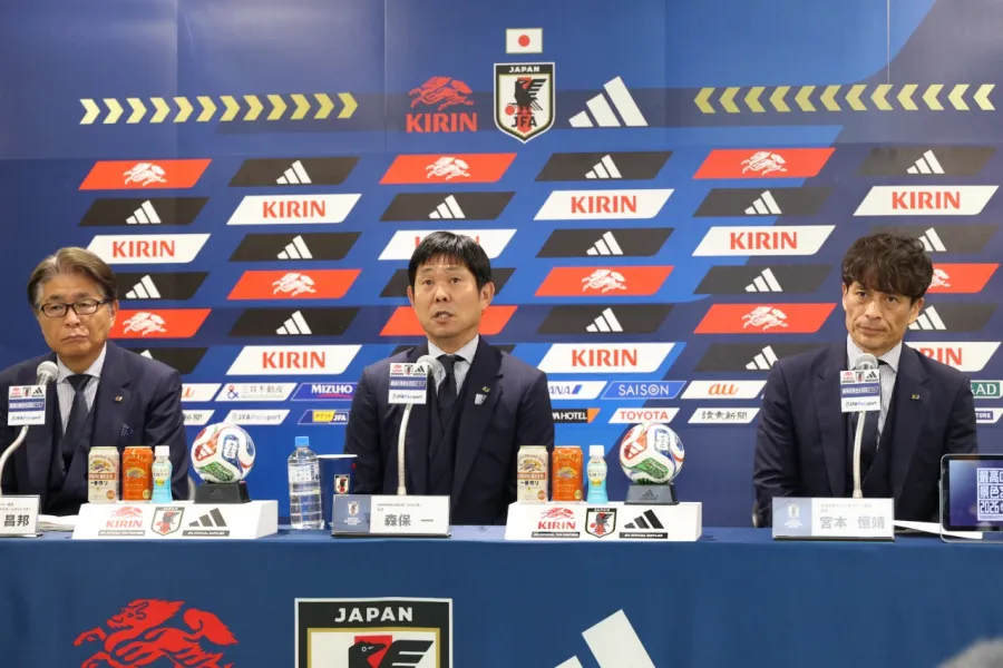 日本代表の取材はなぜかくも厳しくなったのか　円安と取材規制で変化したメディアと選手の遠近法
