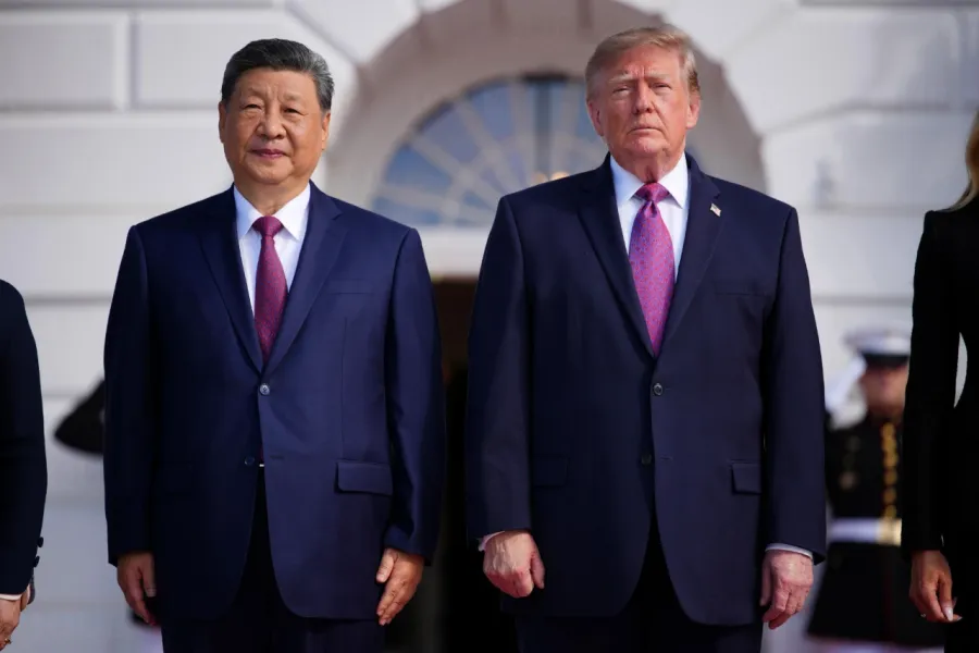 米国主導の「超知能誕生」か、中国主導の「産業革命」か――2040年の米中AI覇権を占う