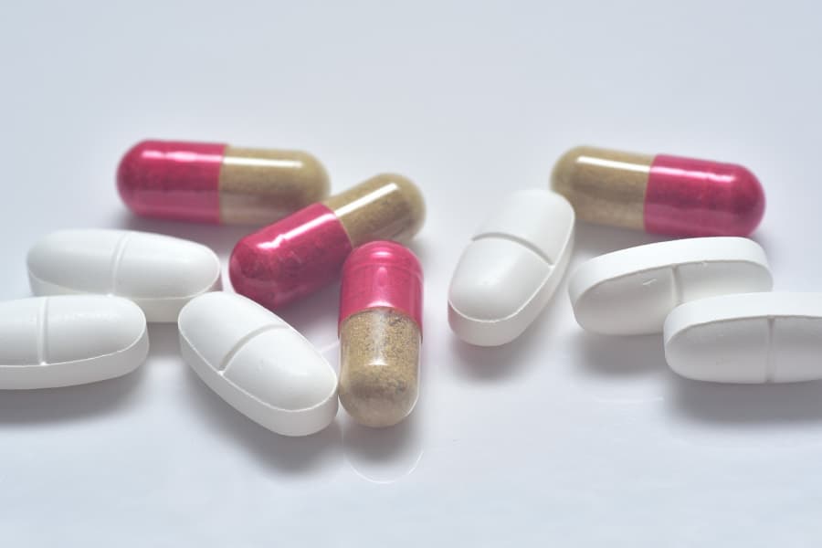 医薬品サプライチェーンに中国リスク：現実味を増す「日本から抗菌薬が姿を消す日」