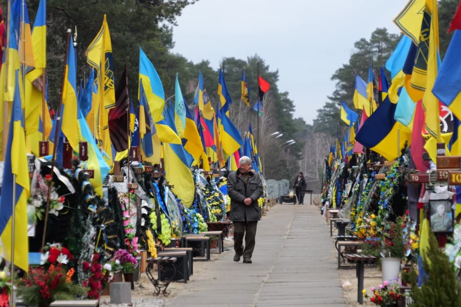 兵役を逃れ国境を越えるウクライナ人男性たちの選択――被侵略国が直面する兵士不足の苦悩