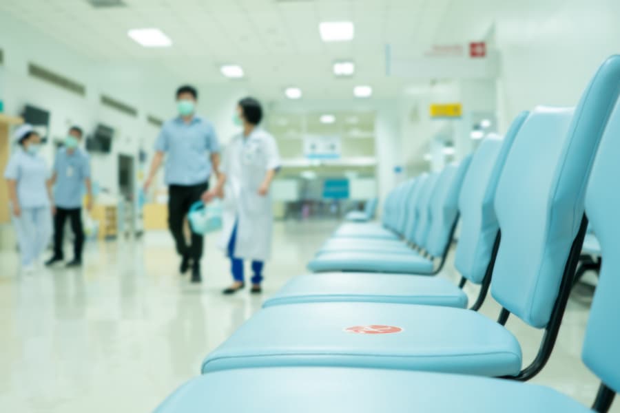 製薬企業の利益還元も選択肢、心臓マッサージ「3000円」で医療崩壊が止まるものか