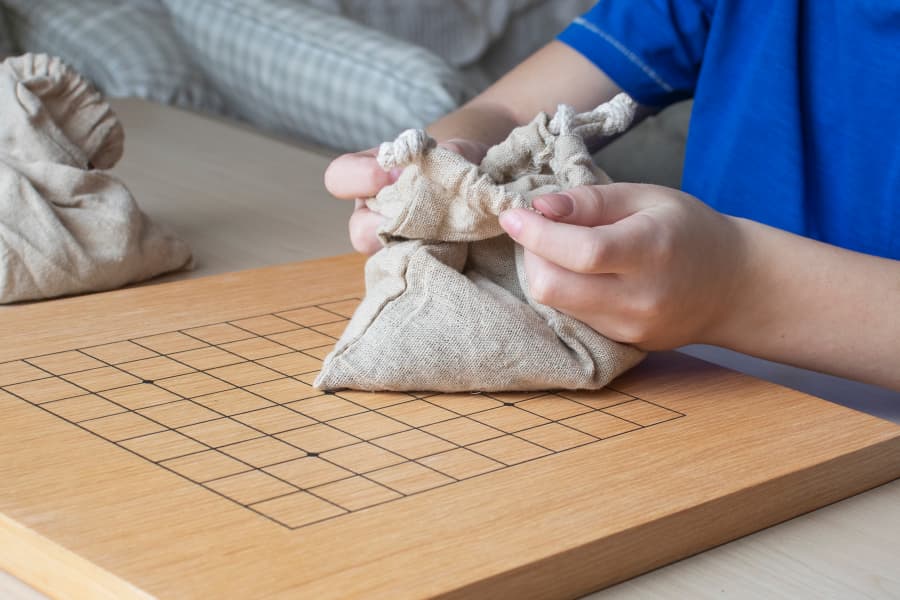 「将棋」vs.「囲碁」　子どもに習わせるならどちらを選ぶべきなのか？